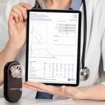 Clinician reviewing an alveoair report with a patient